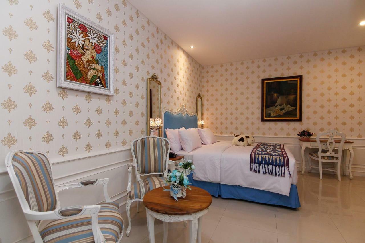 M Home Jakarta Bagian luar foto