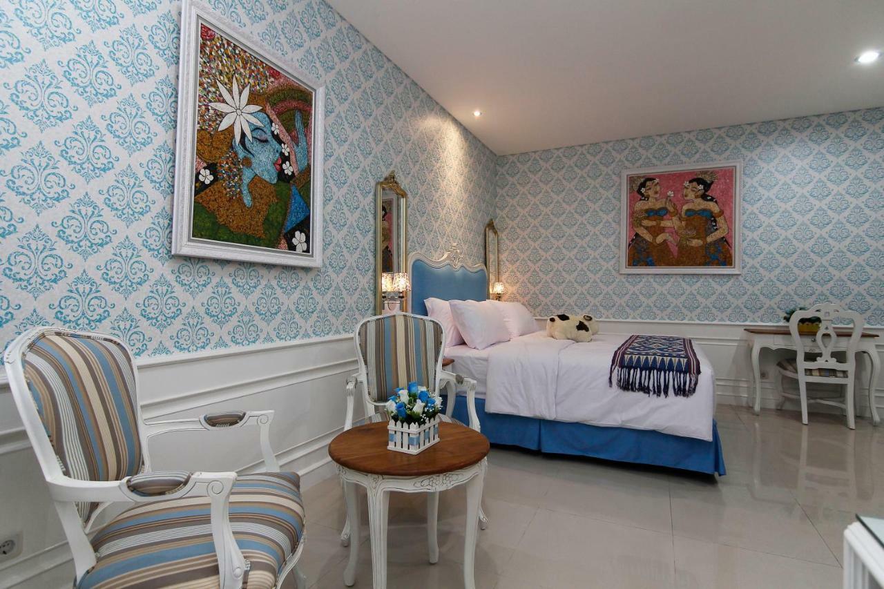 M Home Jakarta Bagian luar foto