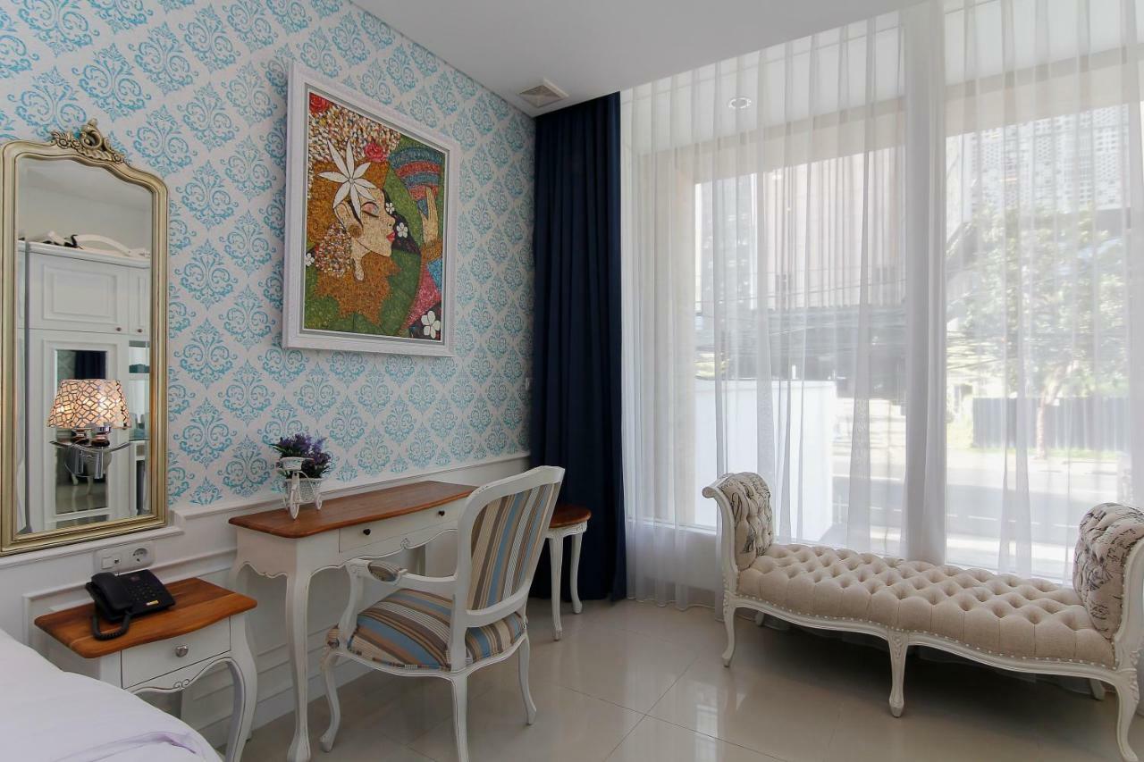 M Home Jakarta Bagian luar foto