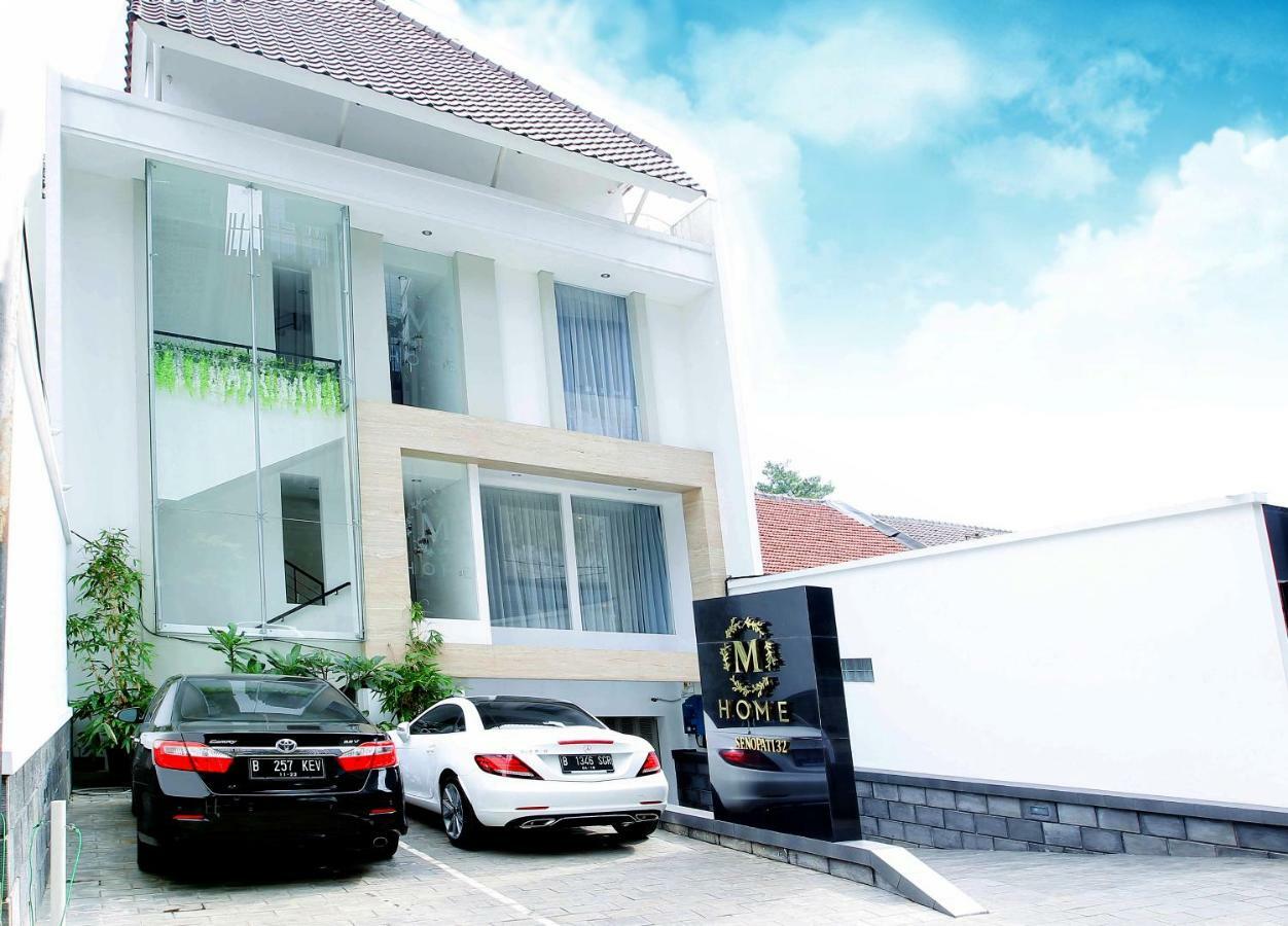 M Home Jakarta Bagian luar foto