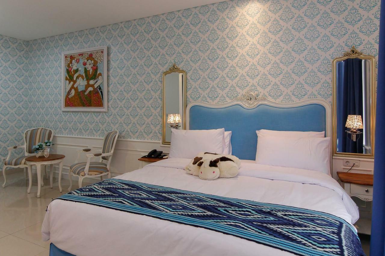 M Home Jakarta Bagian luar foto